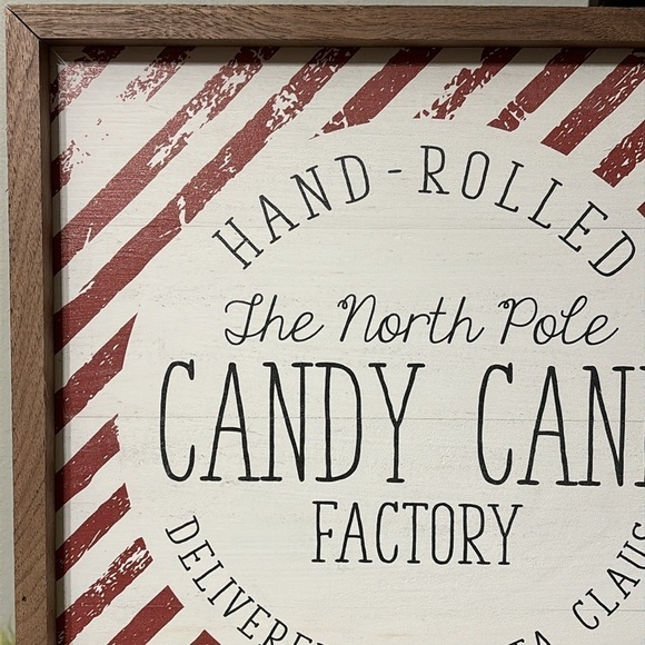 NWOT HAND ROLLED THE NORTH POLE CANDY CANE FACTORY WOODEN CHRISTMAS SIGN - Picture 4 of 12